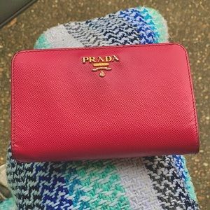 prada milano wallet
